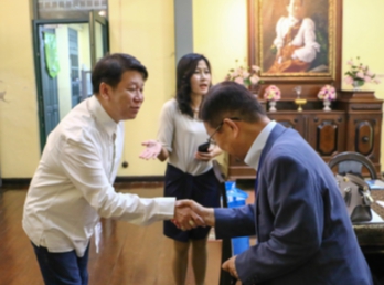 Welcoming the Delegates from Educational
Foundation Hokko Gakuen