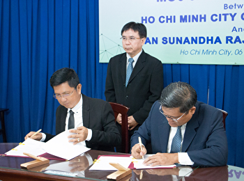 President Signed MoU with HCMCOU